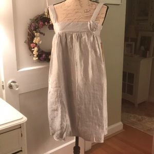 NWT beautiful, gray metallic party dress. Small.
